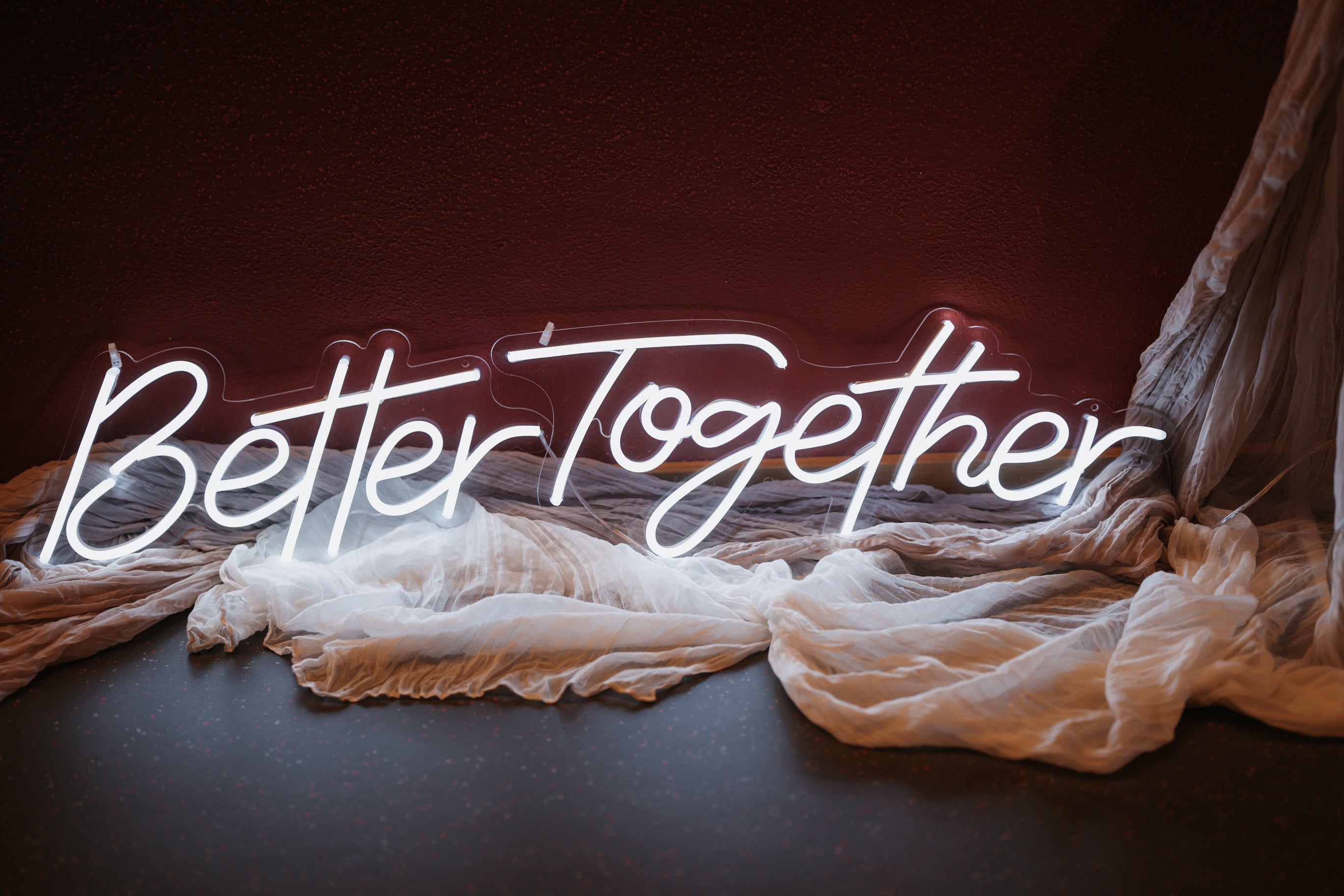Neon Schild "Better Together"