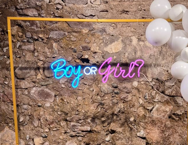 Neon Schild "Boy or Girl?"
